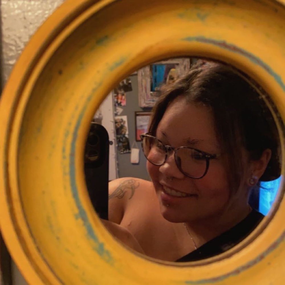 Meet your Posher, Alexia